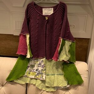 Upcycle by Jelbel Boho Cable Knit Sweater Wine Green Tortoise Shell Look Button